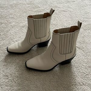 Crown Vintage cowgirl booties